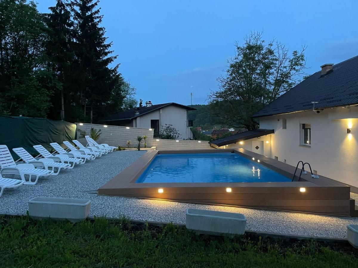 Vila S Bazenom Deluxe - Gti Záhřeb